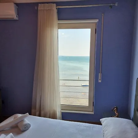 Seaview Luxury Apartment *